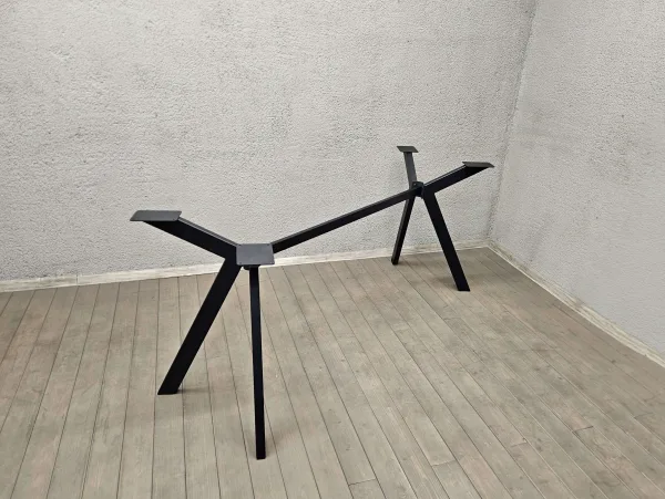 misa-table-legs-2 Sturdy metal table legs for round table, heavy-duty steel design