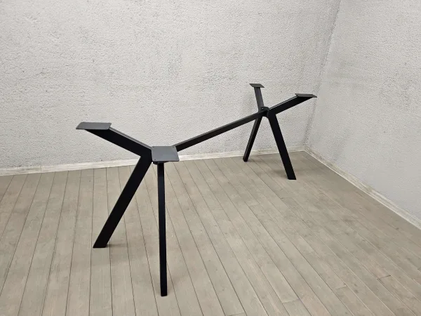 misa-table-legs-4 Powder-coated steel legs for round dining table, modern look