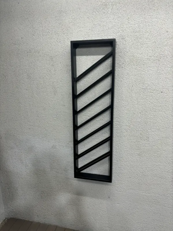 VELTE -Wall Mounted Wine Rack