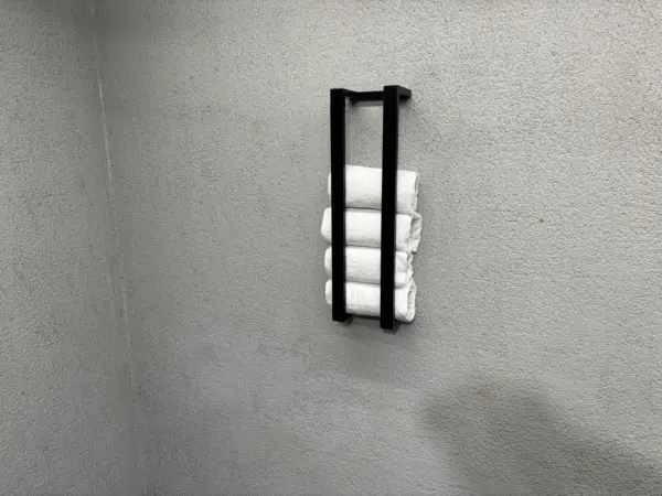 IMG_3085 DAUGMALE - Wall Mounted Towel Rack