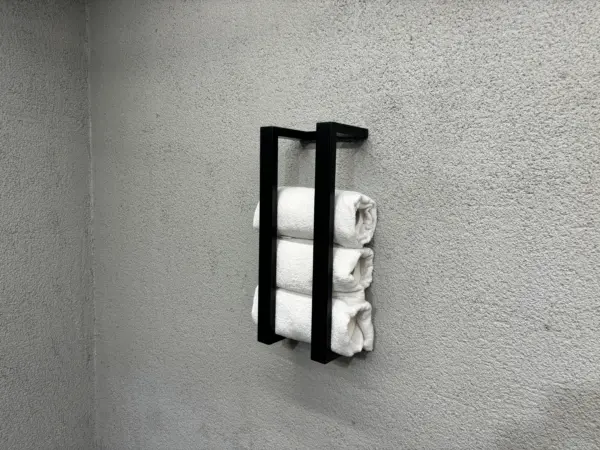 IMG_3101 DAUGMALE - Wall Mounted Towel Rack